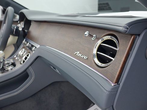 Used 2023 Bentley Continental GT Azure image 43