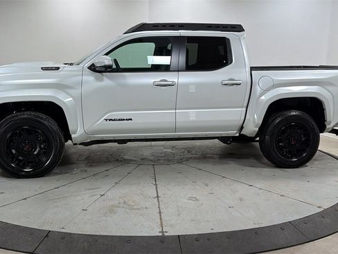 Certified 2025 Toyota Tacoma TRD Sport image 8