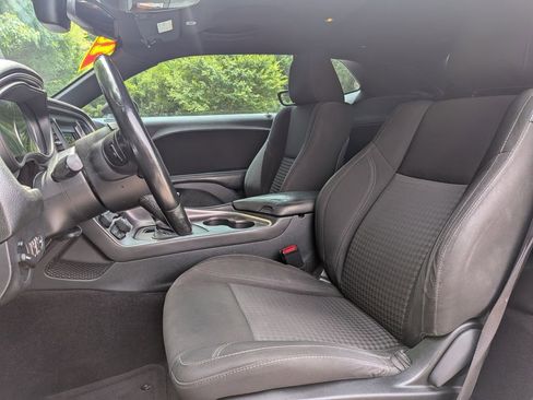 Used 2018 Dodge Challenger SXT RWD image 11