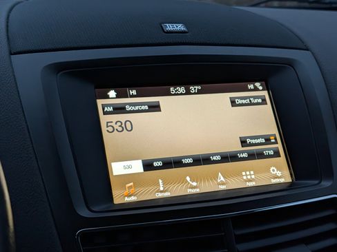 Used 2018 Lincoln MKT AWD image 19