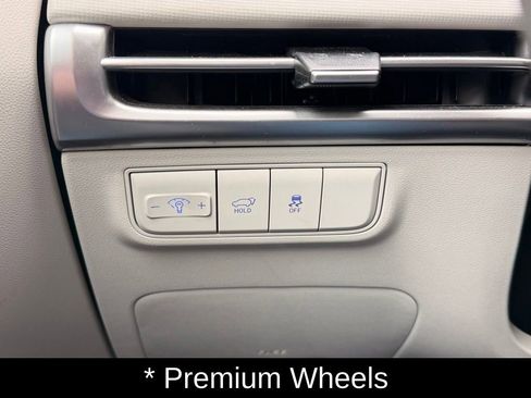Certified 2025 Hyundai Tucson SEL AWD/4WD image 27