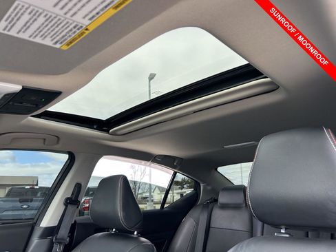 Used 2023 Nissan Altima 2.5 SR w/ SR Premium Package image 4