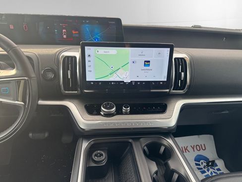 Certified 2025 Ford Expedition Max Platinum image 11