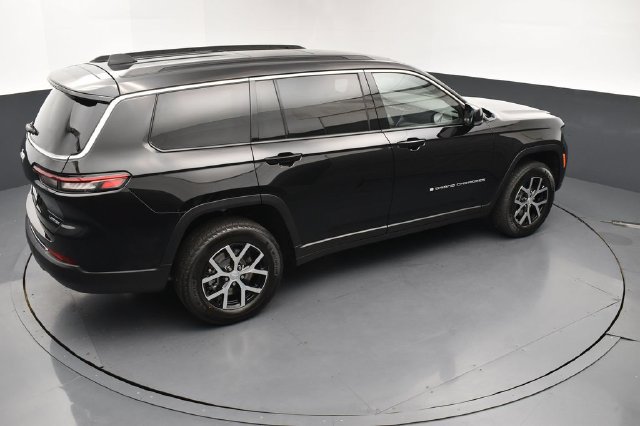 Used 2025 Jeep Grand Cherokee L Limited w/ Trailer Tow Package AWD/4WD image 18