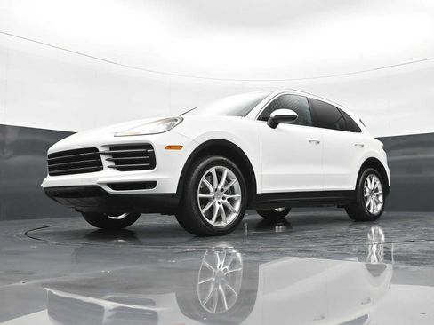 Used 2021 Porsche Cayenne AWD/4WD image 35