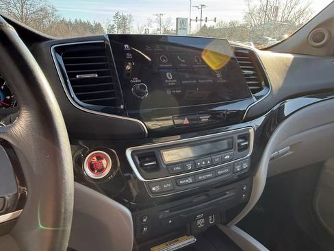 Used 2020 Honda Pilot Elite image 16