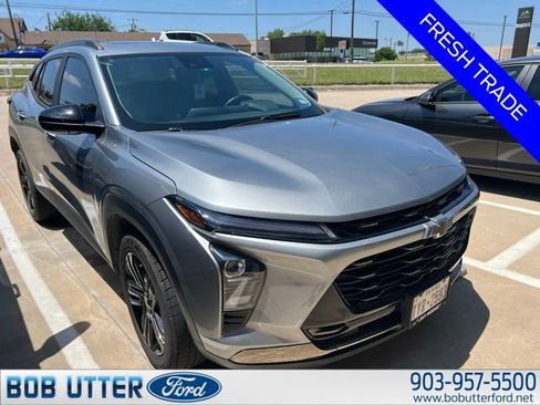 Used 2024 Chevrolet Trax ACTIV w/ Sunroof Package FWD image 1