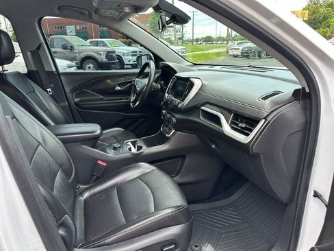 Used 2022 GMC Terrain SLT AWD/4WD image 4