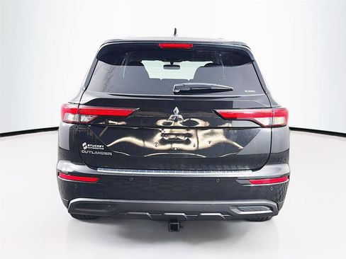 Used 2022 Mitsubishi Outlander ES AWD/4WD image 6