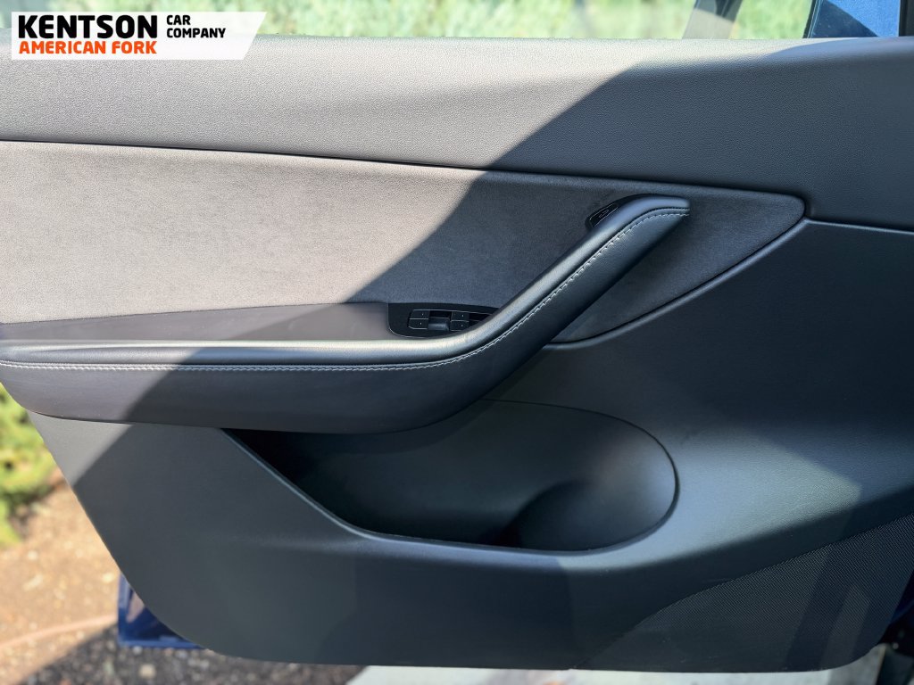 Used 2021 Tesla Model Y Long Range AWD/4WD image 16