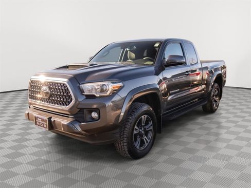 Used 2018 Toyota Tacoma TRD Sport image 14