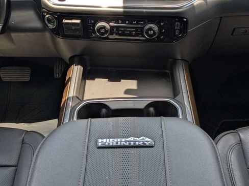 Used 2024 Chevrolet Silverado 2500 High Country w/ High Country Premium Package AWD/4WD image 17