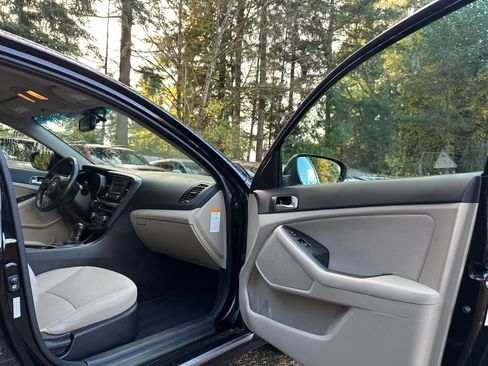 Used 2016 Kia Optima Hybrid image 11