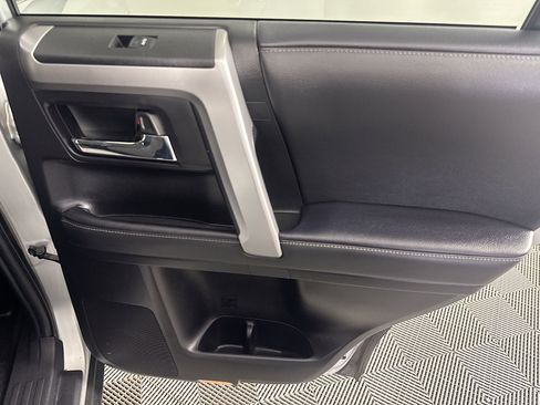 Used 2022 Toyota 4Runner SR5 image 27