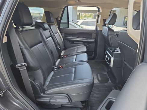 Used 2022 Ford Expedition XLT AWD/4WD image 17