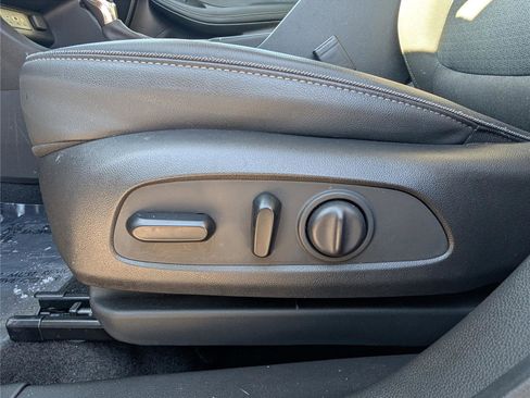 Used 2022 Buick Encore GX Preferred w/ Cold Weather Comfort Package image 18