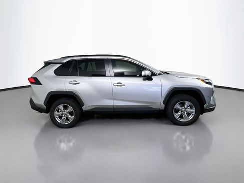 Used 2025 Toyota RAV4 XLE AWD/4WD image 3