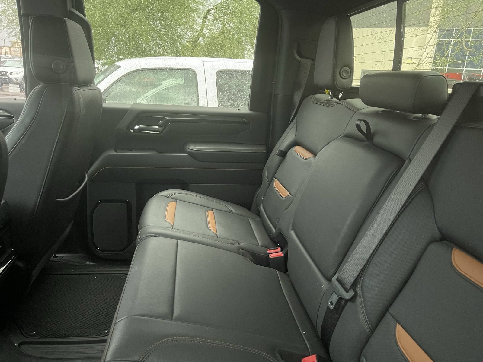 Used 2025 GMC Sierra 2500 AT4 w/ AT4 Premium Plus Package AWD/4WD image 8