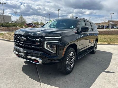 Used 2025 Chevrolet Suburban Z71 AWD/4WD image 3