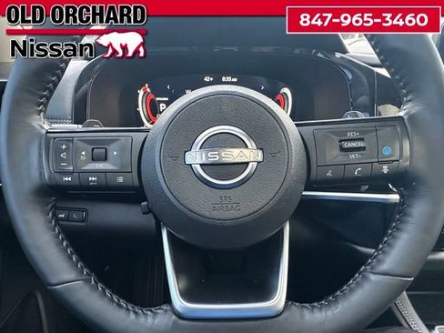 Used 2023 Nissan Pathfinder Platinum image 23