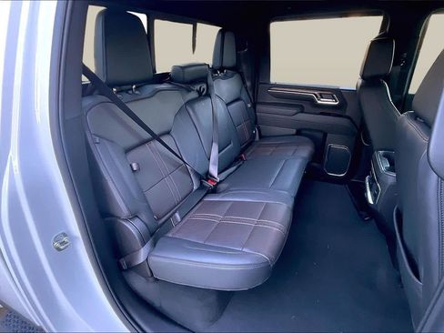 Used 2025 Chevrolet Silverado 3500 High Country w/ Technology Package image 19