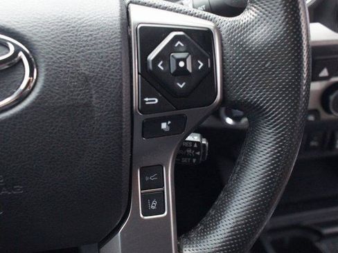 Used 2022 Toyota Tacoma Limited image 12