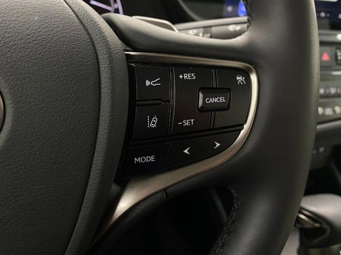 Certified 2025 Lexus ES 350 w/ Premium Package image 17