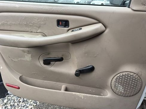 Used 2001 Chevrolet Silverado 1500 2WD Extended Cab w/ Exterior Appearance Pkg image 11