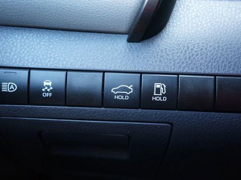 Used 2019 Toyota Camry LE image 40