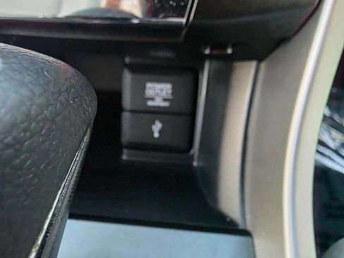 Used 2013 Honda Accord LX image 32