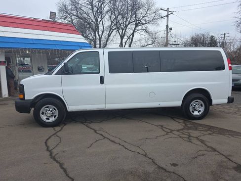 Used 2014 Chevrolet Express 3500 LS RWD image 3