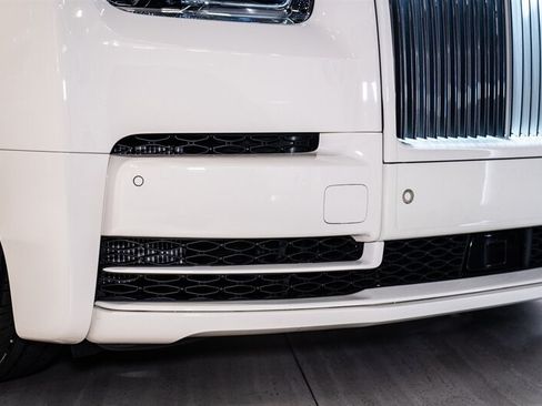 Used 2026 Rolls-Royce Phantom Sedan RWD image 38
