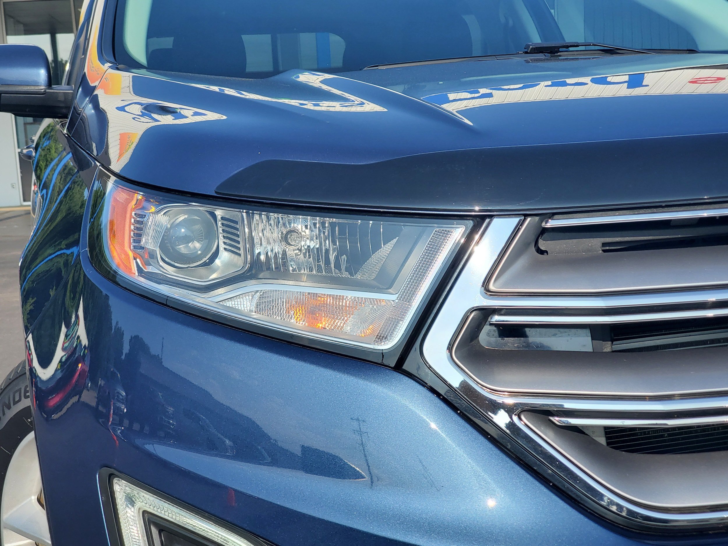 Used 2018 Ford Edge SEL FWD image 6
