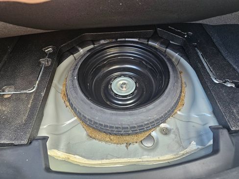 Used 2010 MAZDA MAZDA3 i Touring image 25