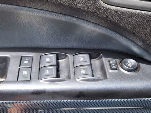 Used 2017 Chevrolet Colorado Z71 AWD/4WD image 15