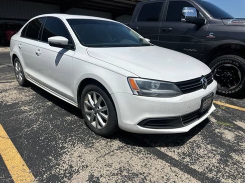 Used 2014 Volkswagen Jetta SE FWD image 2