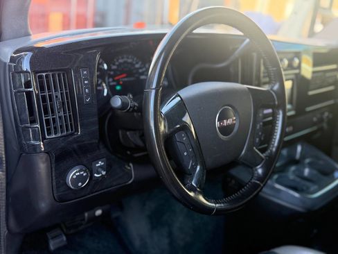 Used 2013 GMC Savana 1500 image 12