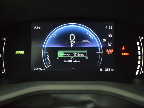 Used 2025 Toyota Camry LE image 17