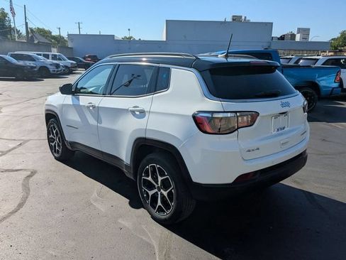 Used 2025 Jeep Compass Limited AWD/4WD image 4
