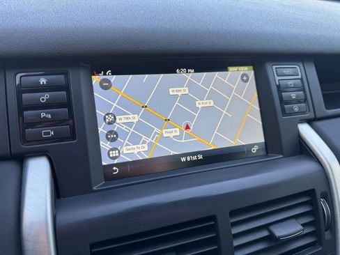 Used 2018 Land Rover Discovery Sport HSE image 18