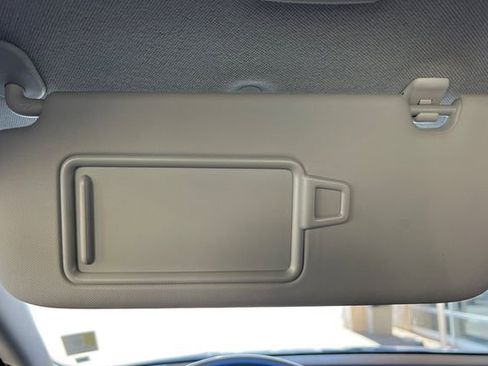 Certified 2025 Hyundai Elantra Limited FWD image 38