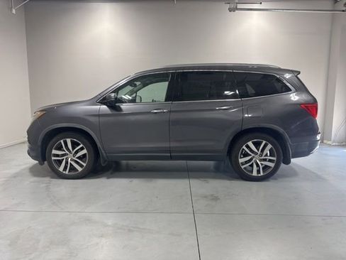 Used 2018 Honda Pilot Touring image 10