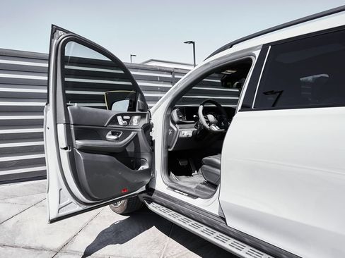 Used 2026 Mercedes-Benz GLS 63 AMG 4MATIC image 29