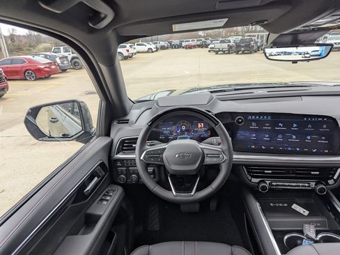 New 2026 Chevrolet Suburban RST image 17