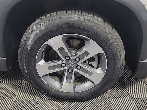 Certified 2025 Honda Pilot EX-L image 3