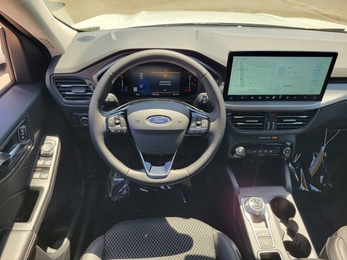 Used 2024 Ford Escape SE image 7
