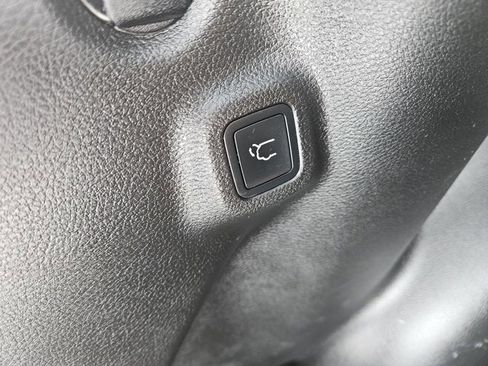 Used 2023 Jeep Compass Latitude w/ Convenience Group image 16