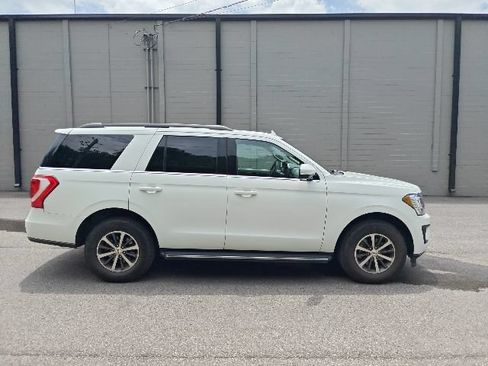 Used 2020 Ford Expedition XLT w/ Equipment Group 202A AWD/4WD image 2