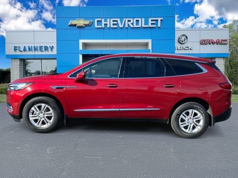 Certified 2018 Buick Enclave Essence FWD image 2