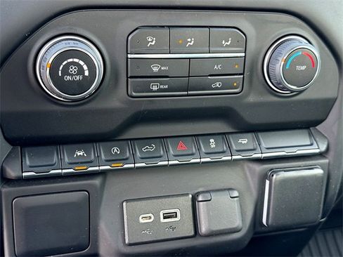 Used 2022 Chevrolet Silverado 1500 Custom image 21